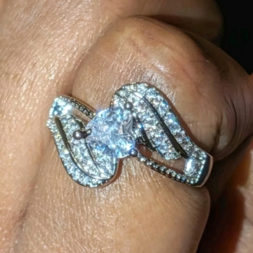 Shimmering 2.00ct Heart Cut Women's Engagement 925 Sterling silver Ring